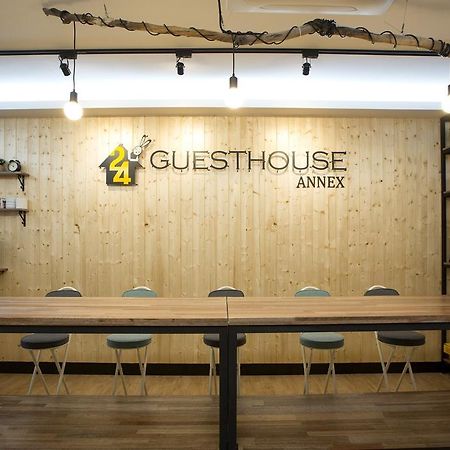 24 ゲストハウス シンチョン アベニュー ソウル特別市 エクステリア 写真