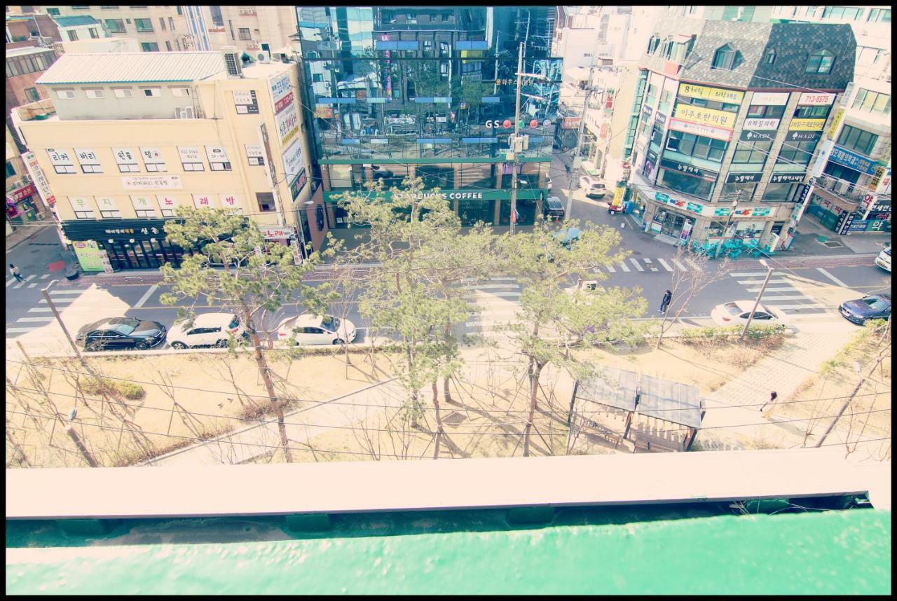 24 ゲストハウス シンチョン アベニュー ソウル特別市 エクステリア 写真
